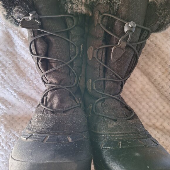 Kamik black with gray fur boots - Picture 3 of 3